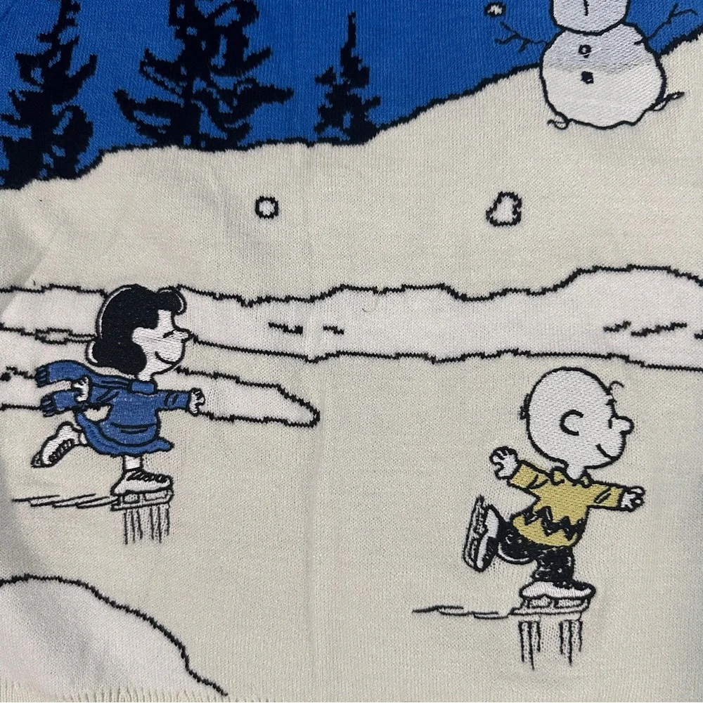 NWT Peanuts Winter Snowy Scene Cardigan - Picture 6 of 9